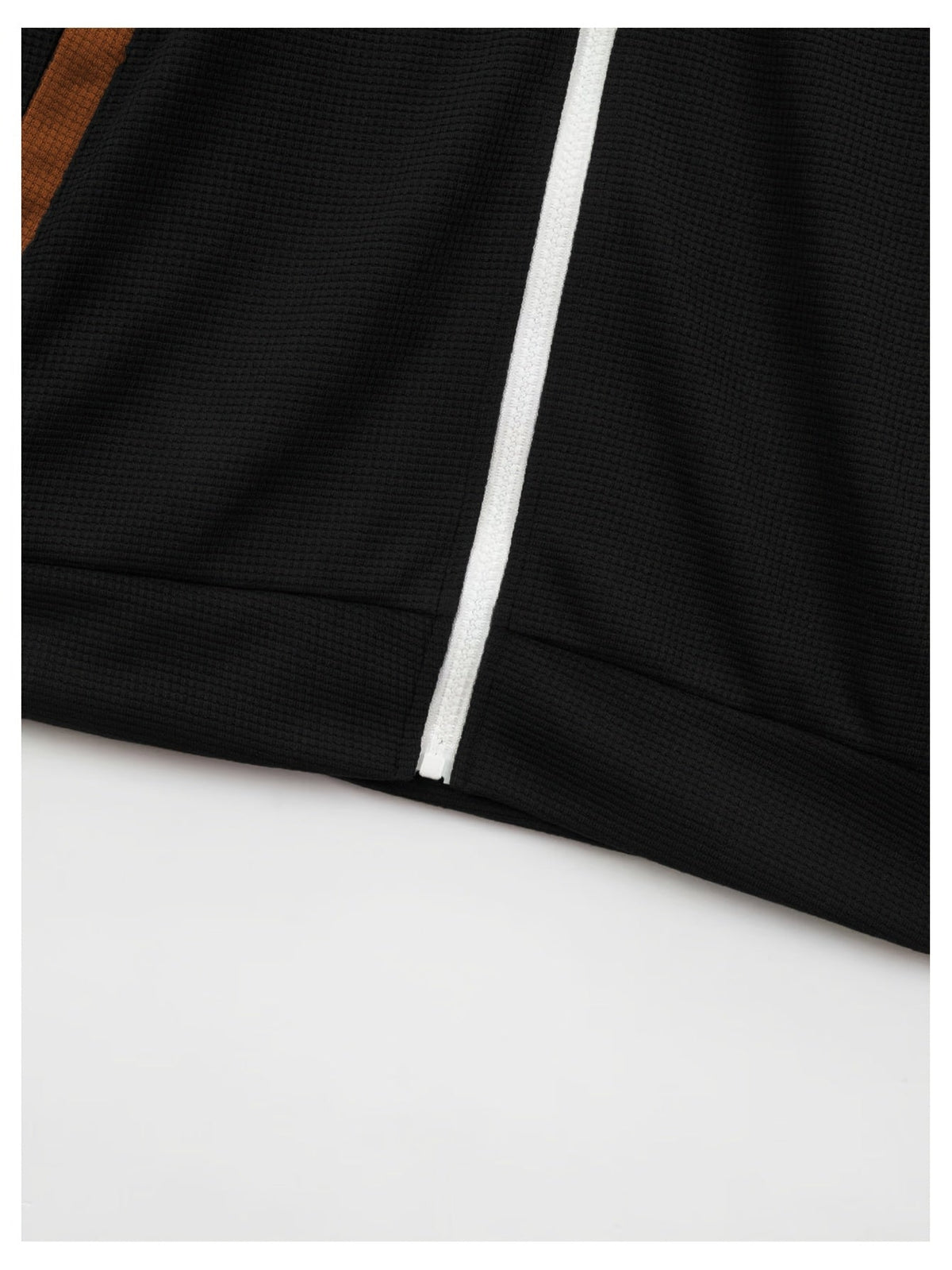 Men's jacket collar and full-zip front detail