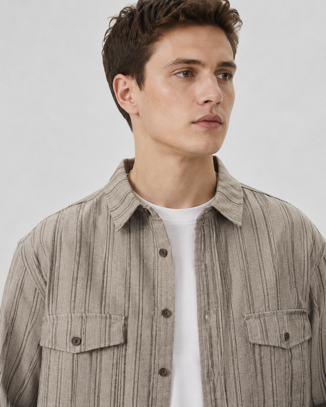 Textured overshirt collar and button details