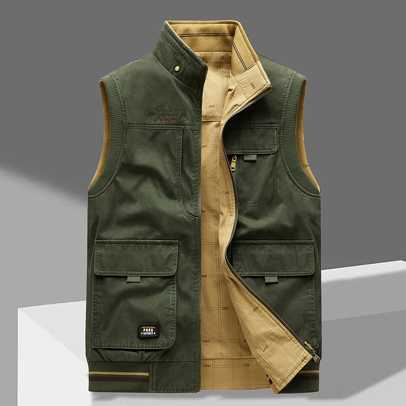 Close-up of the men's utility vest stand collar and front fastening