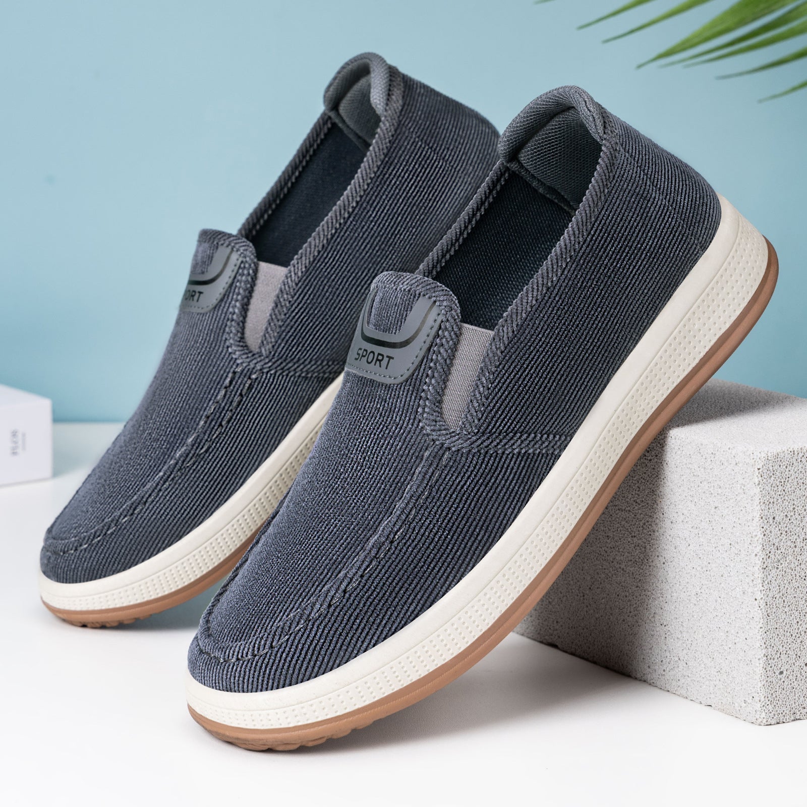 Men's corduroy sneakers featuring a cushioned comfort insole