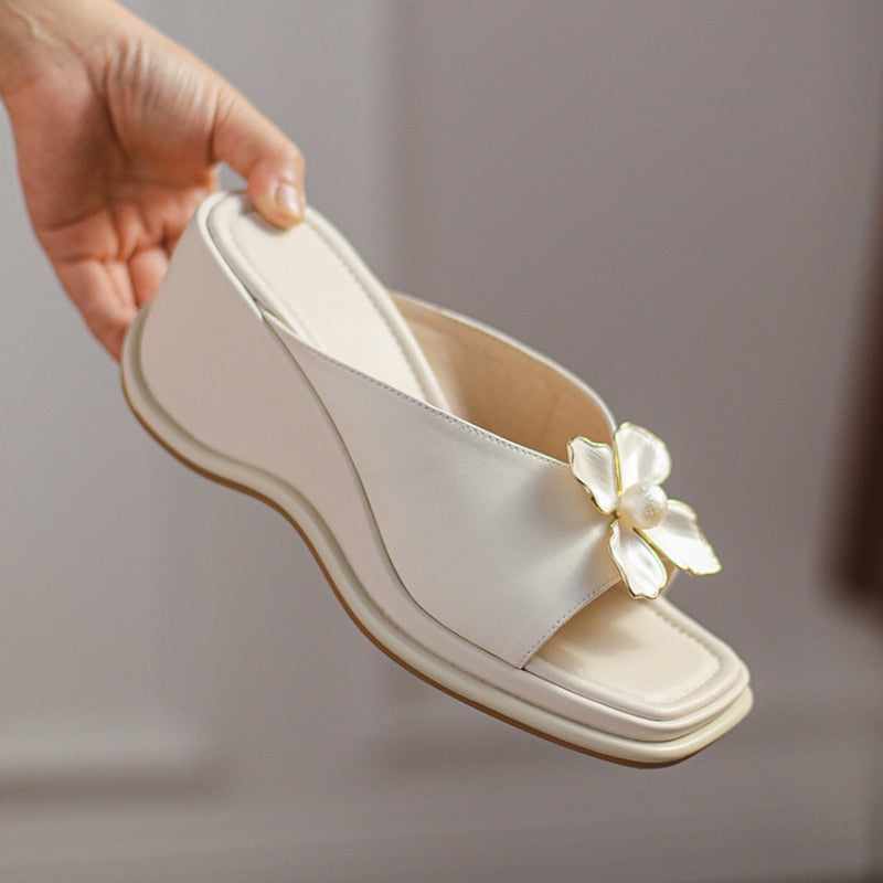 Vinthentic Isabella Platform Sandals