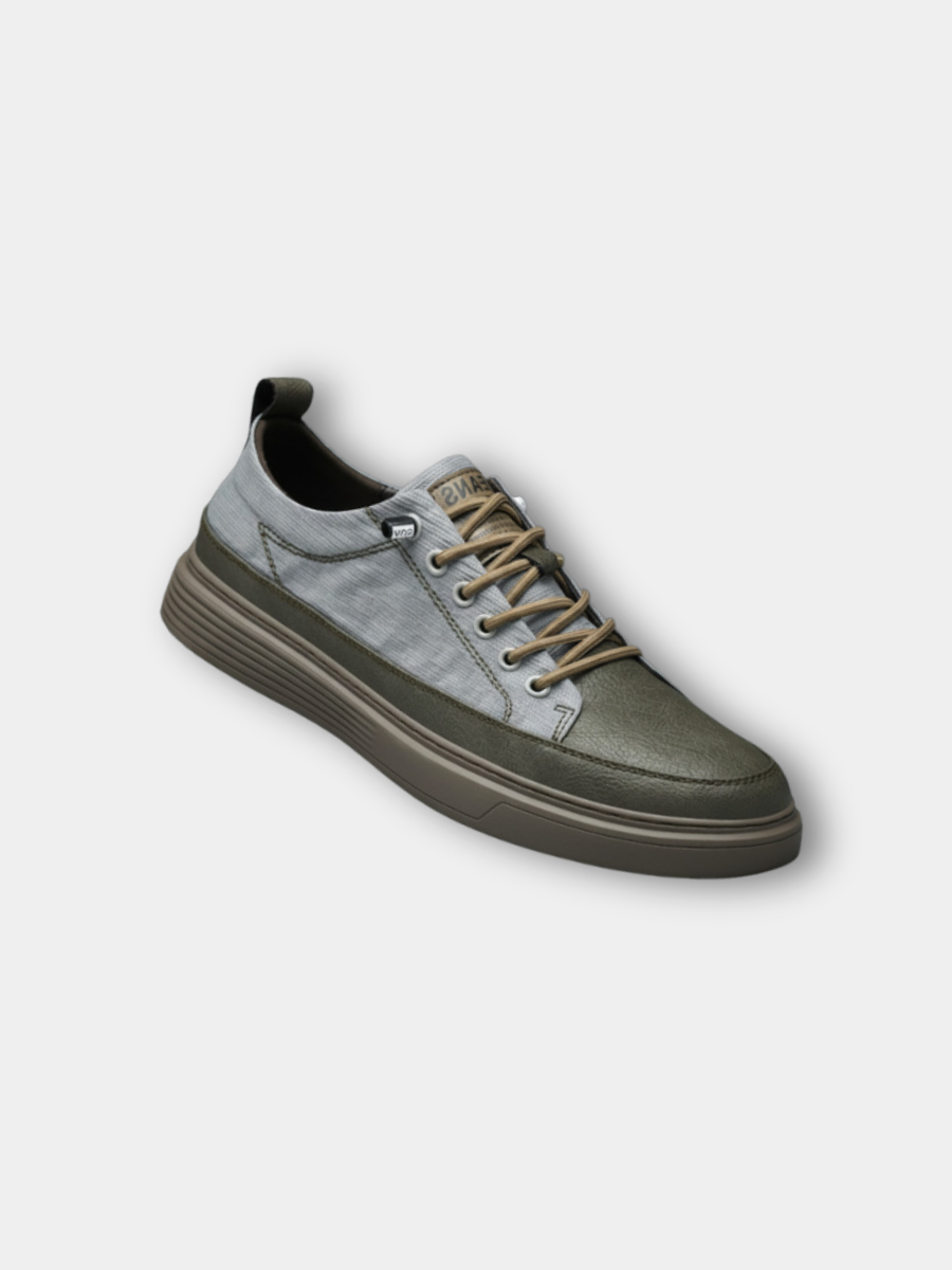 Men's leather sneakers with a classic lace-up design