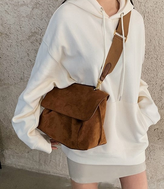 Matra Women's Leather Crossbody Bag