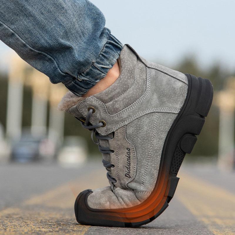 Men's safety shoe outsole with durable tread pattern
