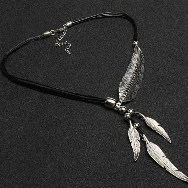 Vinthentic Feather Dreams Necklace