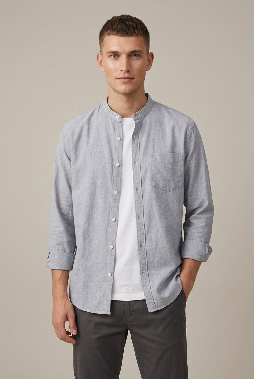 Men's linen blend shirt with a practical chest pocket