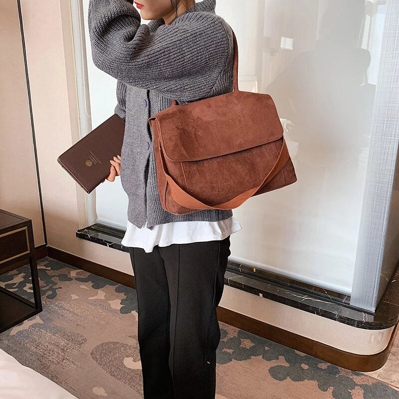 Gita Women's Minimalist Shoulder Bag
